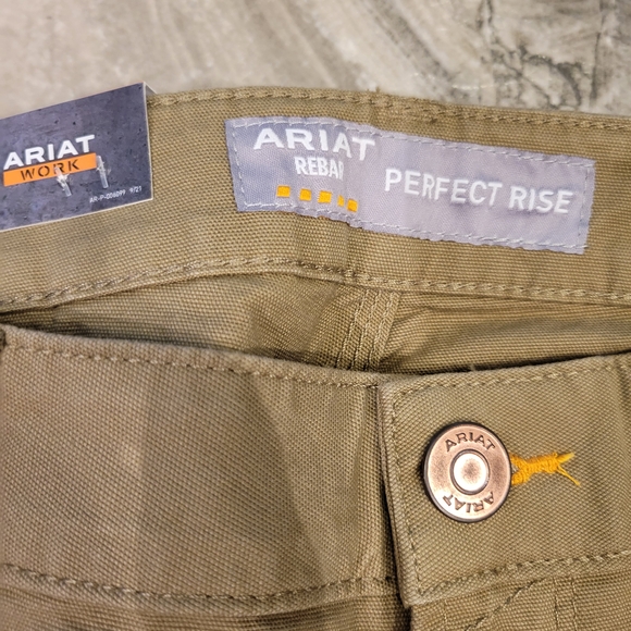 Ariat Women's Cargo Shorts - Picture 6 of 7